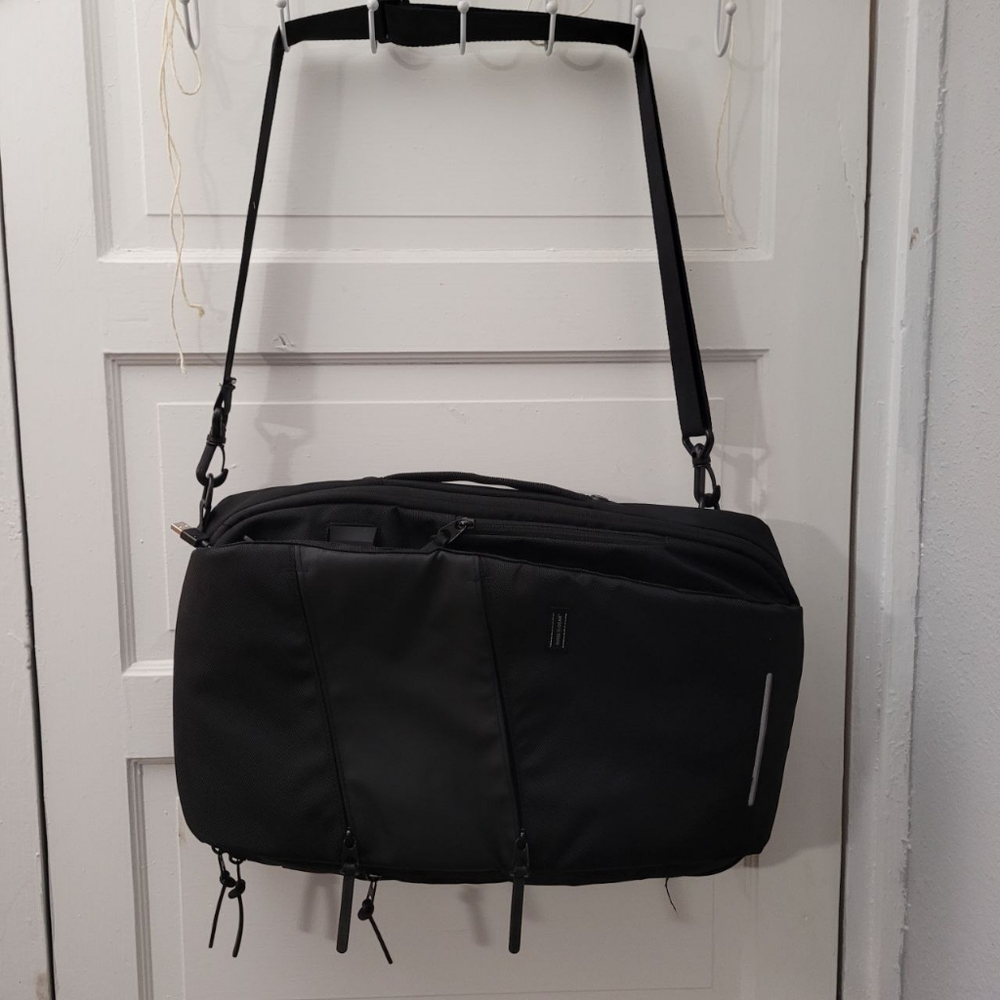 SWISSGEAR Hybrid 19” Backpack/Messenger - Black - Picture 3 of 15